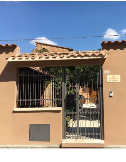 Il Mandarino Bed & Breakfast Decimomannu Bagian luar foto